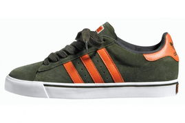 adidas滑板系列2010秋季新品預(yù)覽 革新鞋類(lèi)與配件，重塑街頭風(fēng)尚